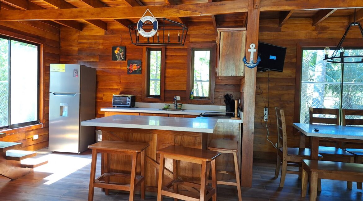 2a13c076-194d-4e9f-8a39-a4b6fc6953b0